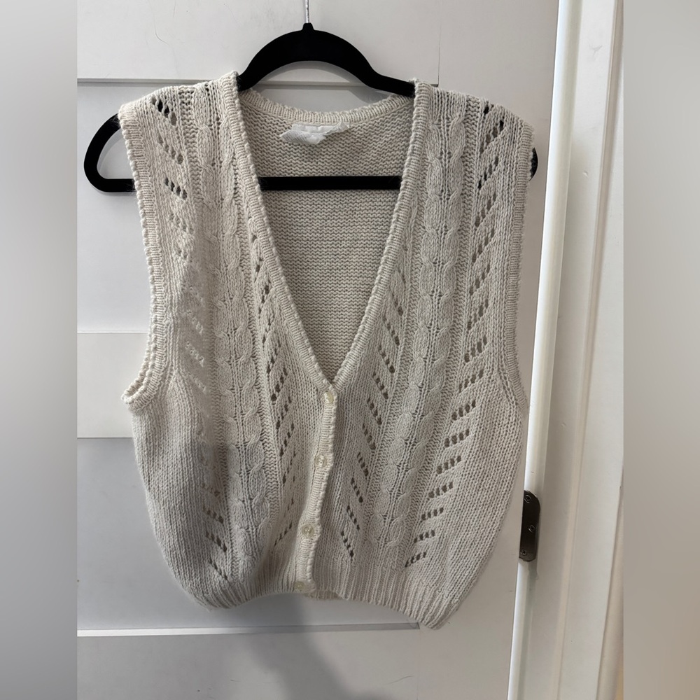 Chic Vintage Cream V-Neck Sweater Vest